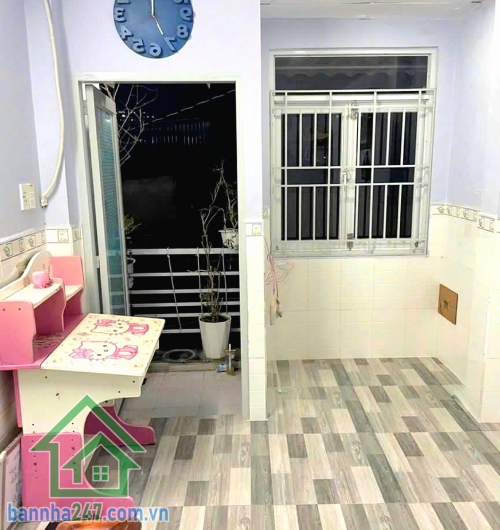 CHỈ 3,2 TỶ – HẺM XE HƠI – CÁCH 2 CĂN RA MẶT TIỀN THOẠI NGỌC HẦU – NHÀ 3 TẦNG Ở NGAY - 2PN - 2WC
