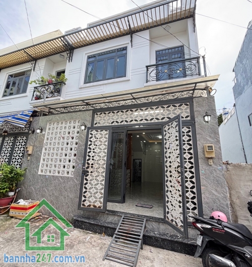 CHỈ 6,05 TỶ - HẺM ĐẸP NHẤT LÊ VĂN QUỚI - Ô TÔ ĐẬU CỬA 5M - SÁT MẶT TIỀN - NHÀ 2 LẦU BTCT - DT: 57M² (6 x 9,5)M - 2PN - 3WC
