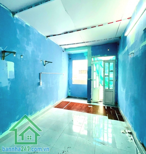 CHỈ 1,9 TỶ - HXH 5,5M - 3 TẦNG - 2 PN - 2WC - Ô TÔ ĐỖ CỬA - GẦN CHỢ LÊ VĂN QUỚI - GIÁ SI.ÊU MỀM