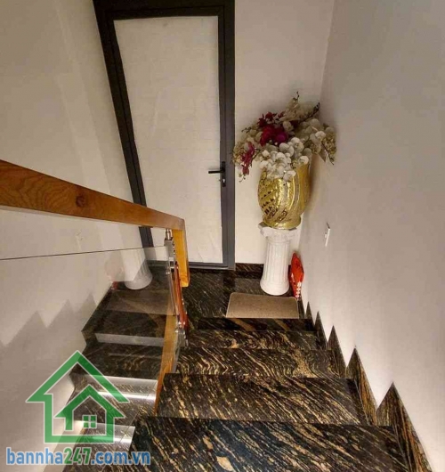 NHÀ ĐẸP HẺM XE TẢI ĐỒNG HỒ – NGANG HƠN 6M HIẾM GẶP – Ở NGAY – KINH DOANH TỐT – CHỈ 6,4 TỶ TL