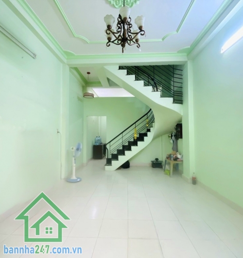 CHỈ 7,8 TỶ – NHÀ ĐẸP HXH – GẦN MẶT TIỀN – KHU DÂN TRÍ CAO – VỊ TRÍ TRUNG TÂM – GẦN NHÀ THỜ TÂN CHÍ LINH - DT: 42M² - 3 TẦNG BTCT - 4 PN, 5 WC