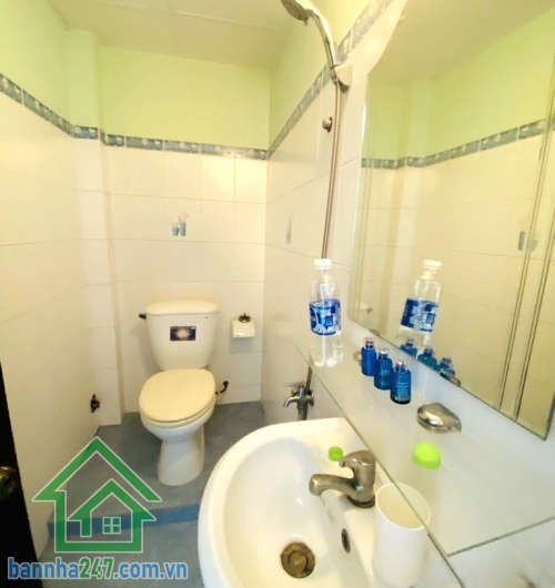 CHỈ 7,8 TỶ – NHÀ ĐẸP HXH – GẦN MẶT TIỀN – KHU DÂN TRÍ CAO – VỊ TRÍ TRUNG TÂM – GẦN NHÀ THỜ TÂN CHÍ LINH - DT: 42M² - 3 TẦNG BTCT - 4 PN, 5 WC
