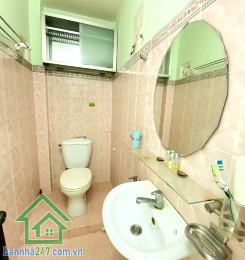 CHỈ 7,8 TỶ – NHÀ ĐẸP HXH – GẦN MẶT TIỀN – KHU DÂN TRÍ CAO – VỊ TRÍ TRUNG TÂM – GẦN NHÀ THỜ TÂN CHÍ LINH - DT: 42M² - 3 TẦNG BTCT - 4 PN, 5 WC