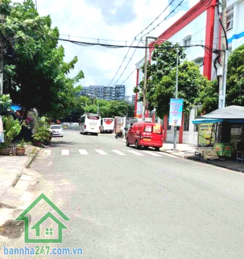 CHỈ 5,2 TỶ – HXH – NHÀ ĐẸP TÂN PHÚ – DT: 44M² (4 x 11) - 2 TẦNG - NGAY CỔNG TRƯỜNG TRÍ ĐỨC – SÁT CELADON CITY 