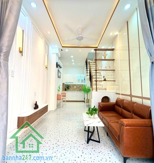 CHỈ 5,95 TỶ – HUỲNH VĂN BÁNH PHÚ NHUẬN – 5 TẦNG BTCT – 100M² – 3PN 4 WC – SÂN THƯỢNG VIEW ĐẸP