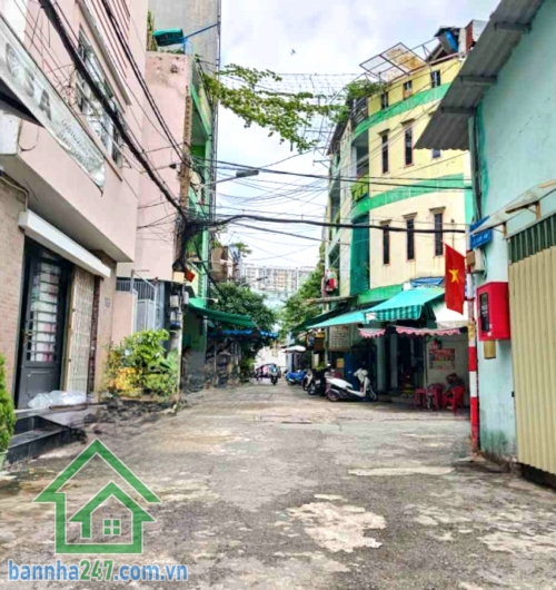 CHỈ 4,95 TỶ – HXH ĐỖ CỬA – NHÀ MỚI 2 TẦNG – GẦN 30M² – NỞ HẬU 4,4M – HOÀN CÔNG
