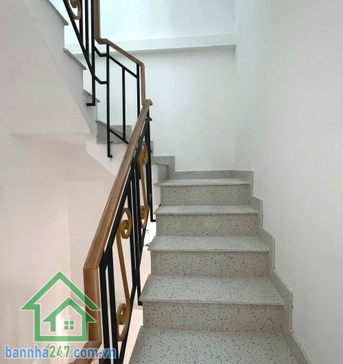 CHỈ 10,5 TỶ – NHÀ LÊ VĂN SỸ – HẺM XE HƠI ĐỖ CỬA – 4 PN – 5 WC