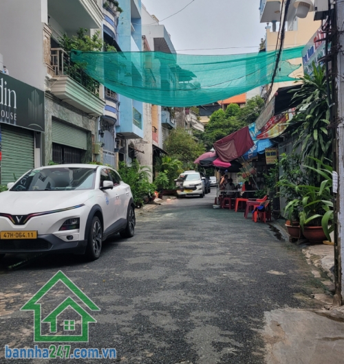 GÓC 2 MẶT TIỀN KHU BÀU CÁT – NGANG 6M HIẾM – CHỈ 15.5 TỶ * DT: 69m² (6 x 12m) * Kết cấu: 2 tầng, thoáng mát * Vị trí: Ngay trung tâm Bàu Cát, gần Trương Công Định. 