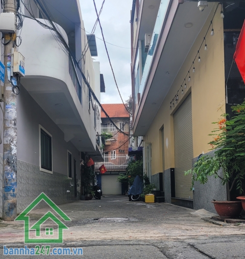 CHỈ 10,5 TỶ – GÓC 2MT HẺM 8M NHỰA – TÂN THÀNH, TÂN PHÚ – DÒNG TIỀN 25TR/THÁNG DT: 47m² (4x14m). Kết cấu: 3 tầng kiên cố, 6PN – 6WC. Hiện đang cho thuê thu nhập 25 triệu/tháng. 