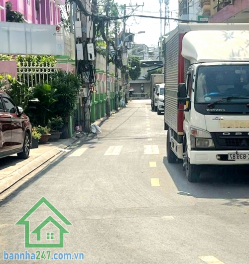 CHỈ 6,3 TỶ – MẶT TIỀN KINH DOANH CHỢ VẢI PHÚ THỌ HÒA – TÂN PHÚ - 3PN - 2WC Vị trí trung tâm: khu chợ vải Phú Thọ Hòa, kinh doanh sầm uất Mặt tiền thuận tiện buôn bán kinh doanh đa ngành nghề
