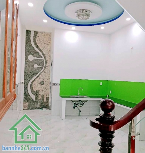 CHỈ 6,8 TỶ – HXH THÔNG – KHU PHÂN LÔ CAO TẦNG – 4PN MASTER HƯƠNG LỘ 2 – LÊ VĂN QUỚI – NGÃ TƯ BỐN XÃ – GIÁP TÂN PHÚ Diện tích: 54m² (4m x 13.5m) – vuông vức Kết cấu: Trệt + 2 Lầu + Sân thượng. 4 phòng ngủ MASTER khép kín - 5 WC
