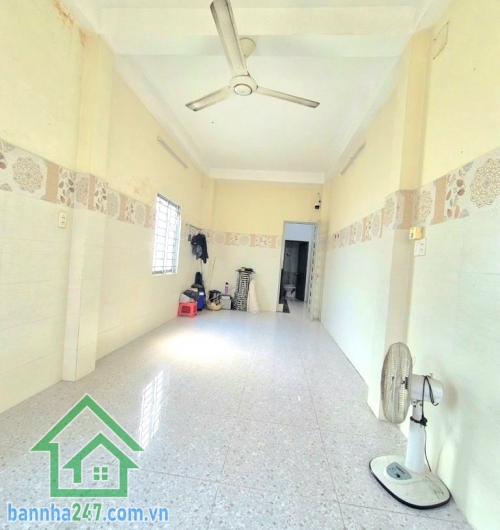 CHỈ 5,5 TỶ – NHÀ 4 TẦNG HXH THÔNG – NI SƯ HUỲNH LIÊN, TÂN BÌNH - 3PN - 3WC Vị trí: Ni Sư Huỳnh Liên, P.10, Tân Bình Hẻm xe hơi – xe tải vào thoải mái. Diện tích: 38m²