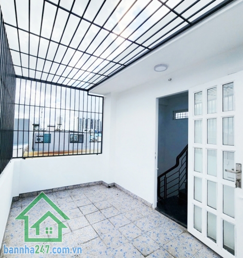 CHỈ 6,38 TỶ - SIÊU PHẨM TÂN PHÚ – NHÀ 5 TẦNG HXH TÂN SƠN NHÌ – SHR CÔNG CHỨNG NGAY Diện tích: 37m2, DTSD: 185m2. ngang đẹp. (4.2 X 9)m  Kết cấu: 5 tầng BTCT  kiên cố, gồm 5PN, 4WC, tối ưu công năng.