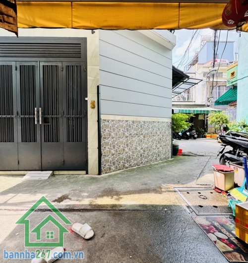 NHÀ MỚI LẠC LONG QUÂN - ÂU CƠ TÂN BÌNH – HẺM XE HƠI – 47M2 NỞ HẬU – NGANG 4.6M – 2 TẦNG – CHỈ 5.4 TỶ TL Diện tích: 47m2, ngang 4.4m nở hậu đẹp. Kết cấu: 1 trệt + 1 lầu. 3PN - 2WC. 