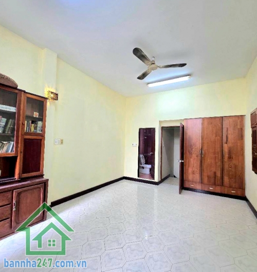 CHỈ 7 TỶ – SIÊU PHẨM 5 TẦNG NGAY P.6 TÂN BÌNH – HẺM THẲNG 1 TRỤC – VÀI BƯỚC RA MẶT TIỀN – DT: 50M² (4x13)m – NHÀ ĐẸP Ở NGAY! Kết cấu: 1 trệt, 1 lửng, 2 lầu, sân thượng. 