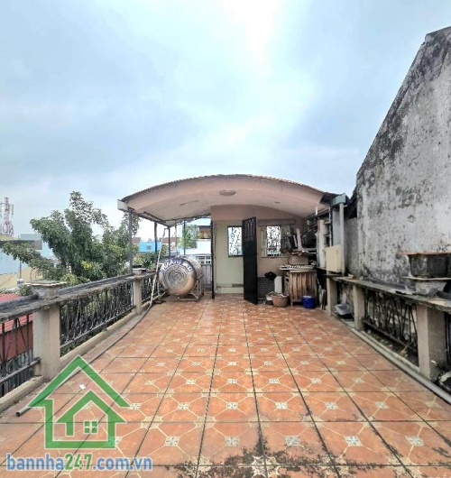 CHỈ 7 TỶ – SIÊU PHẨM 5 TẦNG NGAY P.6 TÂN BÌNH – HẺM THẲNG 1 TRỤC – VÀI BƯỚC RA MẶT TIỀN – DT: 50M² (4x13)m – NHÀ ĐẸP Ở NGAY! Kết cấu: 1 trệt, 1 lửng, 2 lầu, sân thượng. 