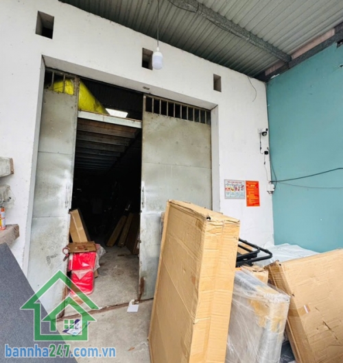 SÁT LÊ VĂN QUỚI – GẦN NGÃ TƯ 4 XÃ – MTKD ĐƯỜNG 12M – CHỈ 7,4 TỶ DT: 5 x 19m – Sổ vuông vức, hầu như không lộ giới.  Vị trí MTKD cực đẹp, đường trước nhà 12m.