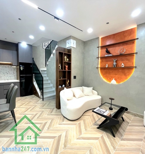 CHỈ 3,95 TỶ – HẺM 3M THÔNG – HUỲNH VĂN NGHỆ – DT 24M² (6x4) – 2 TẦNG – 2 PN, 2 WC Vị trí đẹp, hẻm 3,5m thông thoáng, khu dân cư an ninh, yên tĩnh. Kết cấu 1 trệt + 1 lầu.