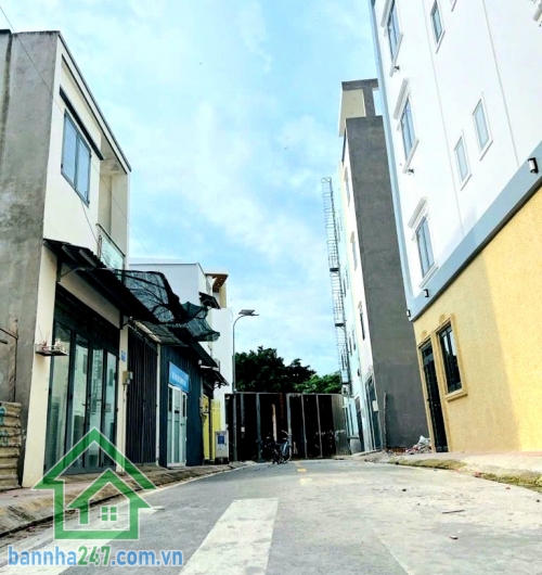 CHỈ 5,1 TỶ TL – HẺM XE HƠI –LÔ ĐẤT CHIẾN LƯỢC – KHU PHÂN LÔ – XÂY TỐI ĐA 5 TẦNG – 74m² NỞ HẬU Diện tích: 74m² (ngang 4m nở hậu 5m, dài 18m) – cực đẹp để xây dựng
