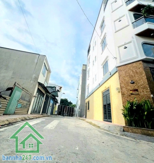 CHỈ 5,1 TỶ TL – HẺM XE HƠI –LÔ ĐẤT CHIẾN LƯỢC – KHU PHÂN LÔ – XÂY TỐI ĐA 5 TẦNG – 74m² NỞ HẬU Diện tích: 74m² (ngang 4m nở hậu 5m, dài 18m) – cực đẹp để xây dựng