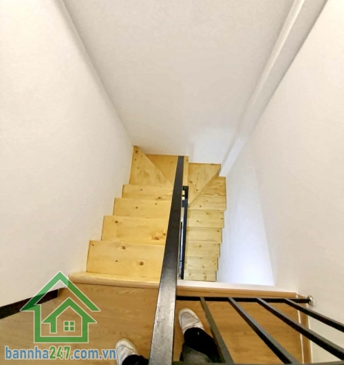 CHỈ 2.9 TỶ – NHÀ MỚI 4 TẦNG – ÂU CƠ, TÂN BÌNH – GIÁP Q.10, Q.11 - 3PN, 3WC * DT: 16m² (3.5x5m) – không quy hoạch * Kết cấu: 4 tầng, 3PN, 3WC, đang hoàn thiện.