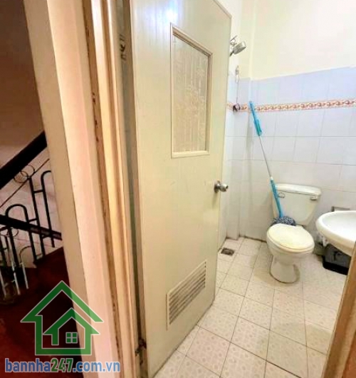 CHỈ 7,5 TỶ – NHÀ CHÍNH CHỦ CHƯA QUA ĐẦU TƯ – HXH ĐỖ CỬA – QUẬN 11 - KHU HIẾM NHÀ BÁN – 4 TẦNG BTCT – 4PN – 2 MẶT HẺM • Diện tích: 30m² • Kết cấu: Trệt + 2 lầu
