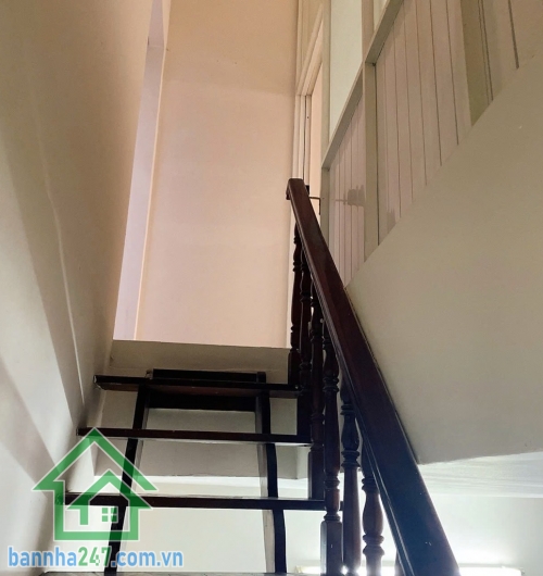 CHỈ 4.3 TỶ (TL) – NHÀ 1 LẦU TRƯỜNG CHINH – TÂN SƠN NHÌ – TÂN PHÚ – ĐANG CHO THUÊ 7TR/THÁNG Diện tích: 4m x 12m – DTCN 47m² Kết cấu: 1 trệt, 1 lầu, xây chắc chắn. 