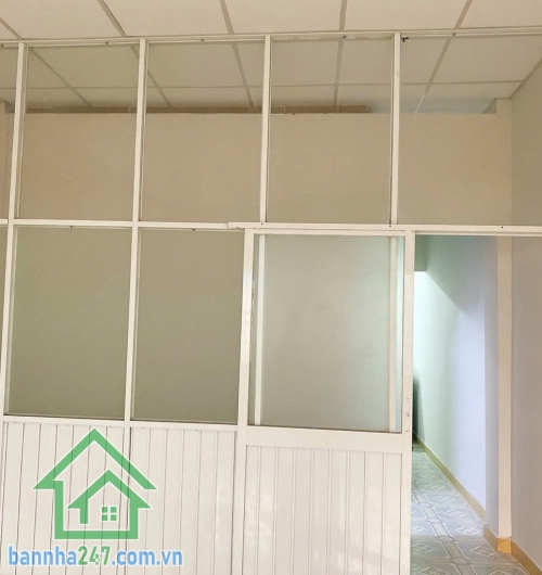 CHỈ 4.3 TỶ (TL) – NHÀ 1 LẦU TRƯỜNG CHINH – TÂN SƠN NHÌ – TÂN PHÚ – ĐANG CHO THUÊ 7TR/THÁNG Diện tích: 4m x 12m – DTCN 47m² Kết cấu: 1 trệt, 1 lầu, xây chắc chắn. 