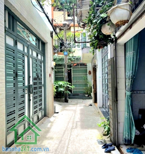 CHỈ 3,1 TỶ – NHÀ NỞ HẬU – HẺM BA GÁC – CÁCH 3 CĂN RA MẶT TIỀN PHAN VĂN NĂM – TÂN PHÚ – 21m² – 2 TẦNG – ĐANG CHO THUÊ 5TR/THÁNG Nhà nở hậu tài lộc, vào ở ngay