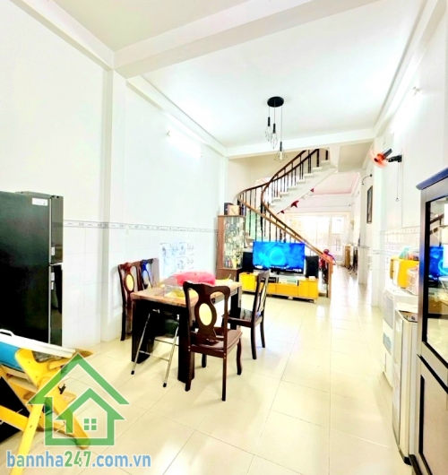 CHỈ 13,5 TỶ (TL) – MTKD KHU BÀU CÁT – 4 TẦNG ĐƯỜNG 12M CÓ LỀ – NGUYỄN HỒNG ĐÀO – DTCN 72M² (4x18) - 5PN, 4WC 