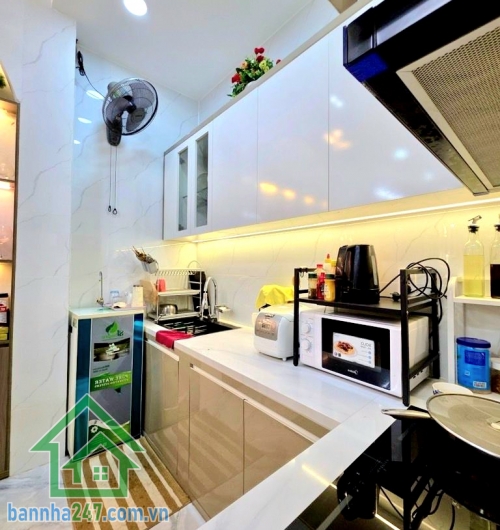 CHỈ 8,4 TỶ – NHÀ 5 TẦNG BTCT – HẺM XE TẢI – SÁT MẶT TIỀN BÌNH THỚI – TRUNG TÂM Q11 - 3PN - 4 WC Đường Bình Thới – Quận 11 Vị trí sầm uất, vài bước ra mặt tiền