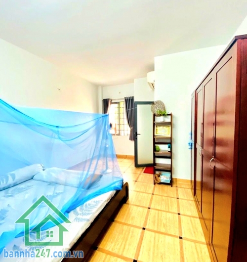 CHỈ 9,45 TỶ - HẺM XE TẢI 6M – Ô TÔ NGỦ TRONG NHÀ – KHU PHÂN LÔ AEON TÂN PHÚ - 5 PN – 5 WC Vị trí: Khu phân lô đẹp, kế Aeon Mall Tân Phú – Bờ Bao Tân Thắng – Lê Trọng Tấn – chợ Tân Hương 