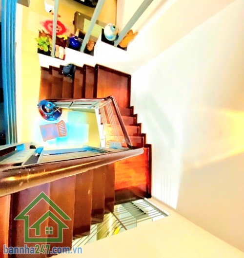 CHỈ 9,45 TỶ - HẺM XE TẢI 6M – Ô TÔ NGỦ TRONG NHÀ – KHU PHÂN LÔ AEON TÂN PHÚ - 5 PN – 5 WC Vị trí: Khu phân lô đẹp, kế Aeon Mall Tân Phú – Bờ Bao Tân Thắng – Lê Trọng Tấn – chợ Tân Hương 