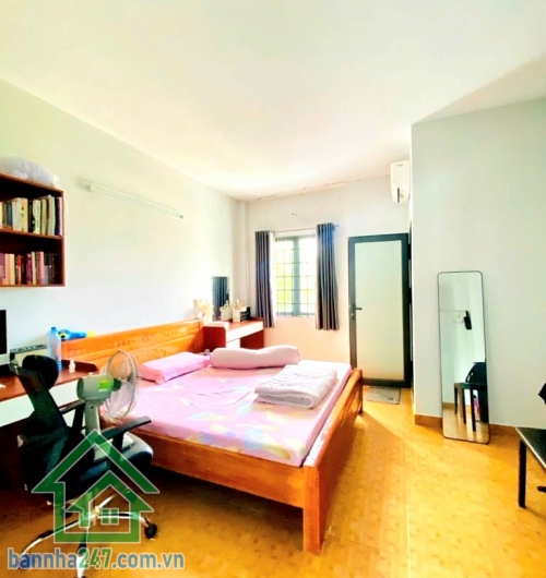 CHỈ 9,45 TỶ - HẺM XE TẢI 6M – Ô TÔ NGỦ TRONG NHÀ – KHU PHÂN LÔ AEON TÂN PHÚ - 5 PN – 5 WC Vị trí: Khu phân lô đẹp, kế Aeon Mall Tân Phú – Bờ Bao Tân Thắng – Lê Trọng Tấn – chợ Tân Hương 