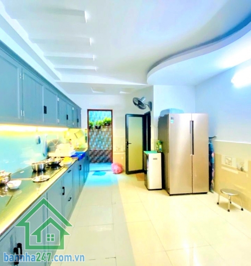 CHỈ 9,45 TỶ - HẺM XE TẢI 6M – Ô TÔ NGỦ TRONG NHÀ – KHU PHÂN LÔ AEON TÂN PHÚ - 5 PN – 5 WC Vị trí: Khu phân lô đẹp, kế Aeon Mall Tân Phú – Bờ Bao Tân Thắng – Lê Trọng Tấn – chợ Tân Hương 