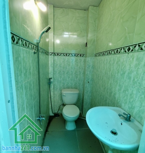 CHỈ 4.2 TỶ TL – NHÀ 2 TẦNG – GẦN SIÊU THỊ PANDORA – TRƯỜNG CHINH – 40M² – HOÀN CÔNG ĐỦ.