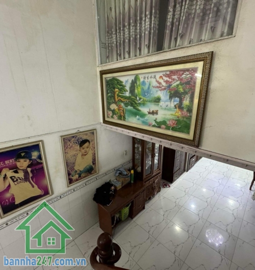 MTKD ĐƯỜNG NHỰA 16M – NGÃ TƯ BỐN XÃ – VỊ TRÍ VÀNG TÂN PHÚ DT: 73m² (4 x 18m) Nhà 1 trệt 1 lầu, 2PN, vào ở ngay, có sân phơi – sân để ô tô Đường rộng 16m, vỉa hè rộng rãi.