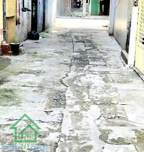 NHÀ QUẬN 10 – CHỈ 5 TỶ - DT: 36/39m² – HXH THÔNG – SÁT MẶT TIỀN HOÀ HẢO – NHÀ MỘT ĐỜI CHỦ – TIỆN XÂY MỚI Kết cấu hiện hữu: 1 trệt + 1 lửng + 1 lầu BTCT 3PN - 2WC