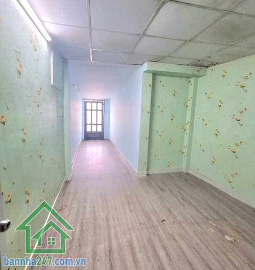 CHỈ 3,65 TỶ – 41m² – HXH ĐỔ CỬA – KHU VIP BÀU CÁT – NHÀ TRỐNG GIAO NGAY 2PN – 2WC – SỔ ĐẸP NỞ HẬU - Kết cấu: 1 trệt – 1 lầu. 2 phòng ngủ – 2 WC – phòng khách – bếp.