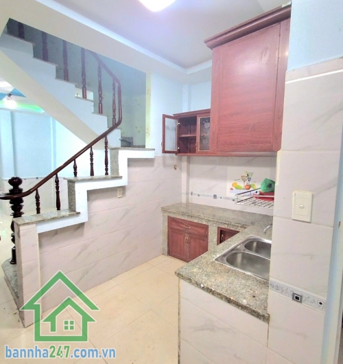 CHỈ 3,65 TỶ – 41m² – HXH ĐỔ CỬA – KHU VIP BÀU CÁT – NHÀ TRỐNG GIAO NGAY 2PN – 2WC – SỔ ĐẸP NỞ HẬU - Kết cấu: 1 trệt – 1 lầu. 2 phòng ngủ – 2 WC – phòng khách – bếp.