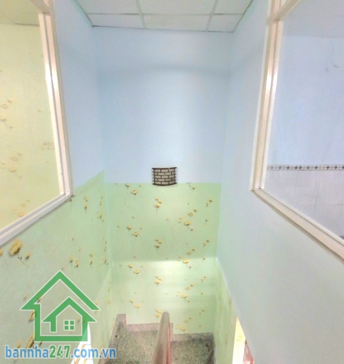 CHỈ 3,65 TỶ – 41m² – HXH ĐỔ CỬA – KHU VIP BÀU CÁT – NHÀ TRỐNG GIAO NGAY 2PN – 2WC – SỔ ĐẸP NỞ HẬU - Kết cấu: 1 trệt – 1 lầu. 2 phòng ngủ – 2 WC – phòng khách – bếp.