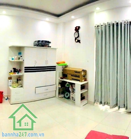CHỈ 6,4 TỶ – HXH HỒ THỊ KỶ – 5 TẦNG BTCT – DÒNG TIỀN 17TR/THÁNG - TẶNG FULL NỘI THẤT CAO CẤP – TRUNG TÂM Q10 - 3PN – 4WC Diện tích: 23m² (DTSD: 83m²) Kết cấu: 5 tầng BTCT kiên cố – có sân thượng Công năng: 3PN – 4WC – phòng khách – bếp – ban công Tặng nội