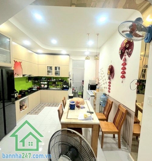 CHỈ 6,85 TỶ – NHÀ ĐẸP GÒ DẦU, TÂN PHÚ – HẺM 6M Ô TÔ NGỦ TRONG NHÀ – DT 57,5M² (4x14) – 3 TẦNG – 4 PHÒNG NGỦ, 3 WC Vị trí cực đẹp, hẻm 6m thông thoáng, cách mặt tiền vài bước, kết nối nhanh các trục đường lớn Bình Long, Tân Kỳ Tân Quý.