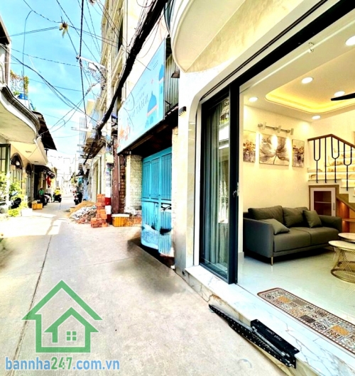 CHỈ 4,95 TỶ – SIÊU PHẨM HẺM XE HƠI – FULL NỘI THẤT CAO CẤP NHÀ ĐẸP 2 TẦNG BTCT – DỌN VÀO Ở NGAY • Diện tích: 38m² – sổ vuông vức• Kết cấu: 2 tầng BTCT kiên cố 