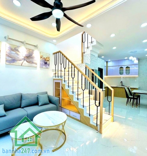 CHỈ 4,95 TỶ – SIÊU PHẨM HẺM XE HƠI – FULL NỘI THẤT CAO CẤP NHÀ ĐẸP 2 TẦNG BTCT – DỌN VÀO Ở NGAY • Diện tích: 38m² – sổ vuông vức• Kết cấu: 2 tầng BTCT kiên cố 