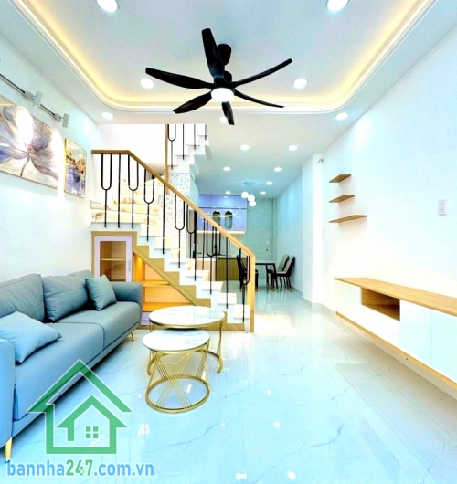 CHỈ 4,95 TỶ – SIÊU PHẨM HẺM XE HƠI – FULL NỘI THẤT CAO CẤP NHÀ ĐẸP 2 TẦNG BTCT – DỌN VÀO Ở NGAY • Diện tích: 38m² – sổ vuông vức• Kết cấu: 2 tầng BTCT kiên cố 