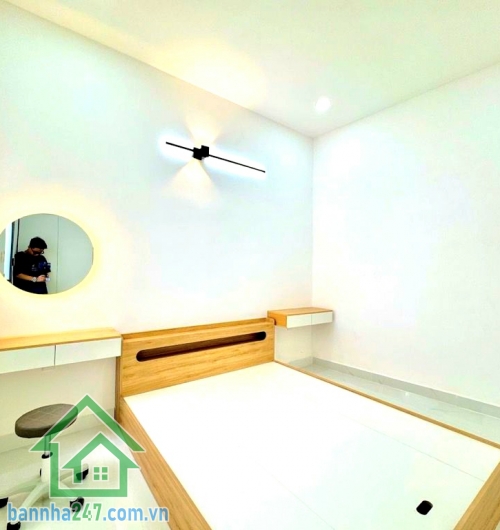 CHỈ 4,95 TỶ – SIÊU PHẨM HẺM XE HƠI – FULL NỘI THẤT CAO CẤP NHÀ ĐẸP 2 TẦNG BTCT – DỌN VÀO Ở NGAY • Diện tích: 38m² – sổ vuông vức• Kết cấu: 2 tầng BTCT kiên cố 
