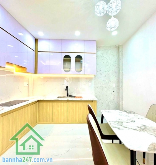 CHỈ 4,95 TỶ – SIÊU PHẨM HẺM XE HƠI – FULL NỘI THẤT CAO CẤP NHÀ ĐẸP 2 TẦNG BTCT – DỌN VÀO Ở NGAY • Diện tích: 38m² – sổ vuông vức• Kết cấu: 2 tầng BTCT kiên cố 
