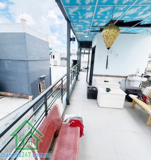 CHỈ 8,18 TỶ – NHÀ 5 TẦNG BTCT – HẺM 4M HỒ THỊ KỶ – QUẬN 10 – TRUNG TÂM ẨM THỰC VÀ HOA Diện tích: 3,3 x 10m, diện tích sử dụng 165m² Kết cấu: 5 tầng kiên cố, 5PN - 4WC. 