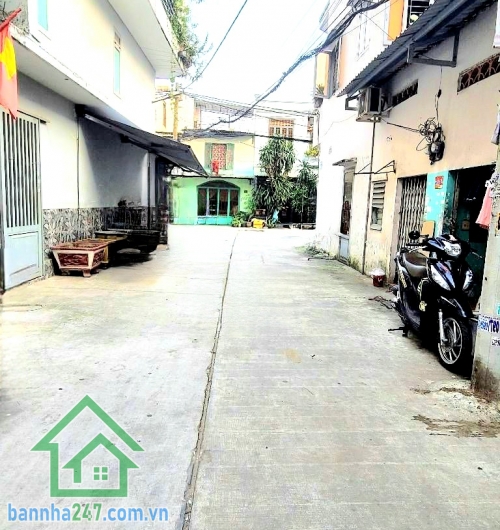 CHỈ 5,8 TỶ – SIÊU PHẨM 4 TẦNG – HẺM 7M – GẦN AEON MALL - DT: 42m² (4x11)m – 4PN – 4WC – BTCT kiên cố Nhà 4 tầng BTCT, xây kiên cố – 4PN, 4WC, ban công thoáng.